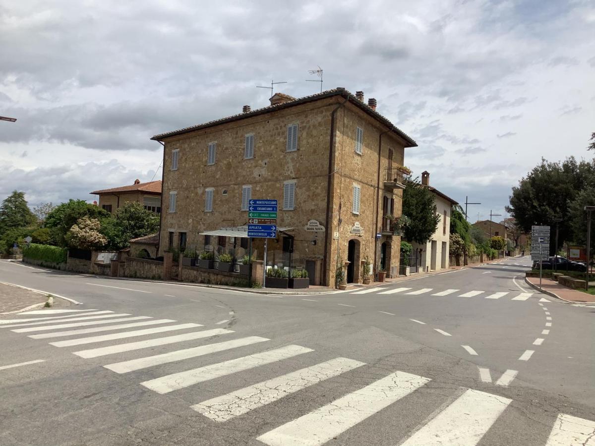 L' Angolo Di Apartment *